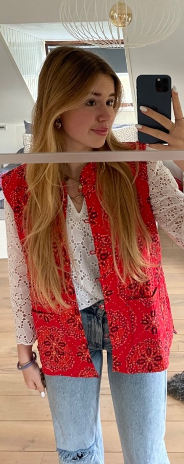 0c3e7e91 5676 45db 9969 4847cba22581